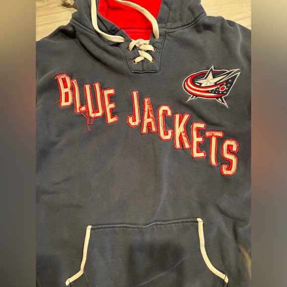 ‼️THRIFT STORE MAKE OFFER NHL Blue Jackets Hoodie Fringe Distressed Hockey - Picture 6 of 7